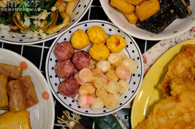 饗炸炸物食堂│就愛脆皮雞排咬下時的清脆聲響！特殊刷醬讓炸物好夠味，使用脫油機讓炸物不油膩喔～ @強生與小吠的Hyper人蔘~