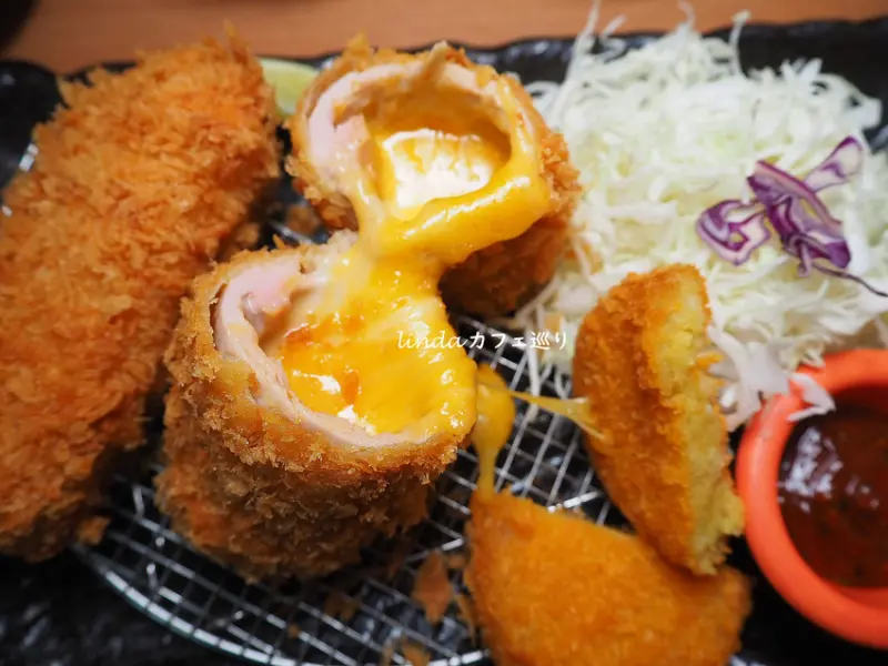 卡滋日式炸豬排專賣店 秘製一日熟成冷藏豬 15年屹立不搖手打豬排老店 飽足的日式定食 捷運南京三民美食 松山區炸豬排推薦