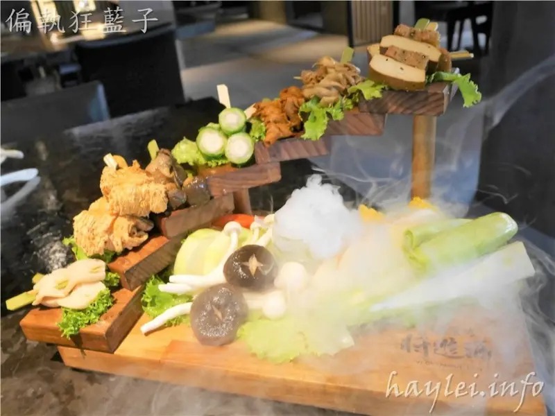 將進酒-素燒烤殿Vegetarian BBQ-食材精緻高級，桌邊服務親切，有著雅致風情的素食界屋馬燒烤餐廳～連小老虎都能接受素食的美味！台中西區美食- 防曬偏執狂藍子