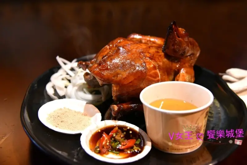 【台北美食】雞老闆 桶仔雞 林森五條店 ~ 美味豐富串燒任您挑選，當月壽星老闆還送你二斤半的桶仔雞，就是要給壽星吃不一樣的，好吃、平價，聚餐慶生好去處。。