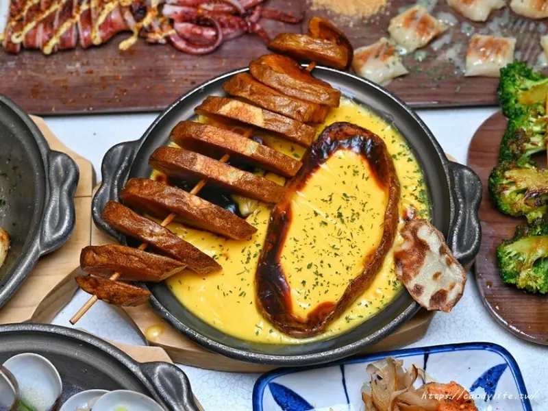 Google評論4.7顆星的串燒料理，近勤美商圈的深夜美食，激推起司馬鈴薯整份下去真的超滿足