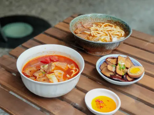 高雄美食||好麵食堂-做好麵，食好麵。很實在的蕃茄湯頭 ||新興區