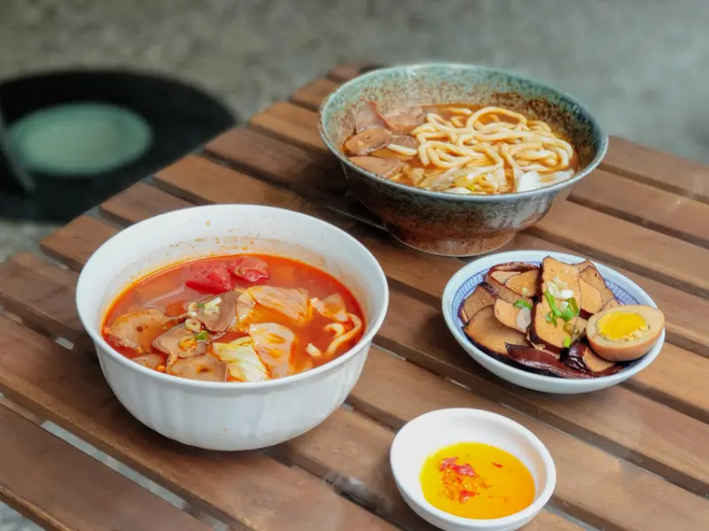 高雄美食||好麵食堂-做好麵，食好麵。很實在的蕃茄湯頭 ||新興區