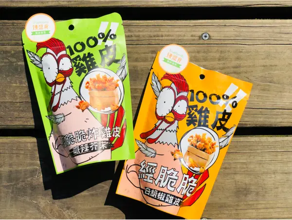 【零食餅乾】經脆脆炸雞皮￭白胡椒&嗆辣芥末 x 炸物經典美味變身餅乾新霸主!!!100%雞皮製作、香酥脆口好滋味，嘴饞零食很必備║ 零食推薦、餅乾推薦、下酒零食推薦