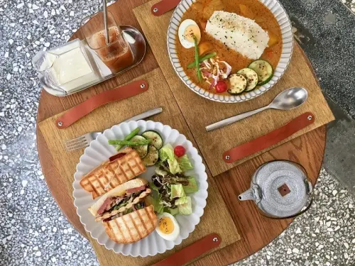 【新北｜江子翠站】旧宅在＿舊宅中的文青咖哩飯＿可愛的牛奶罐讓人愛不釋手