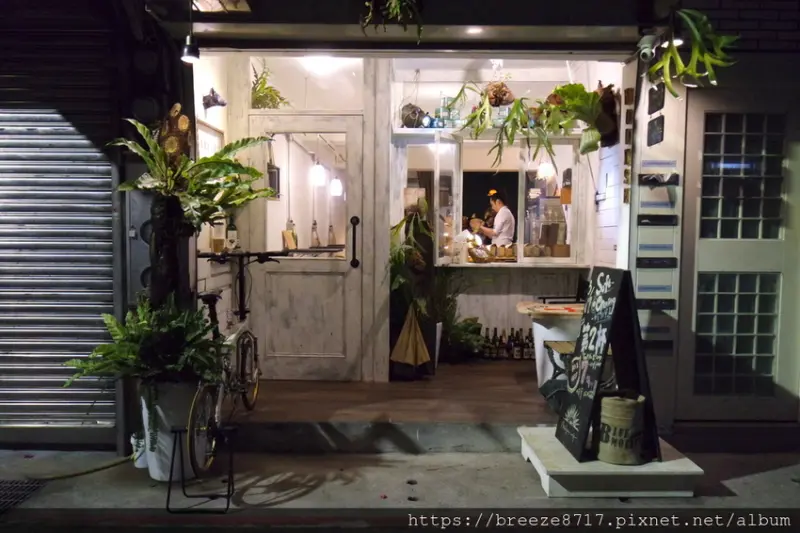 Modism Café 士林｜士林巷弄間的夜美質感小店【台北市】