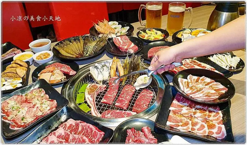 台中燒烤吃到飽║就是要烤肉吃到爽！厚切安格斯牛排、現撈活跳泰國蝦、天使紅蝦等精選80種食材任你吃，絕對滿足，大口吃肉的好去處！