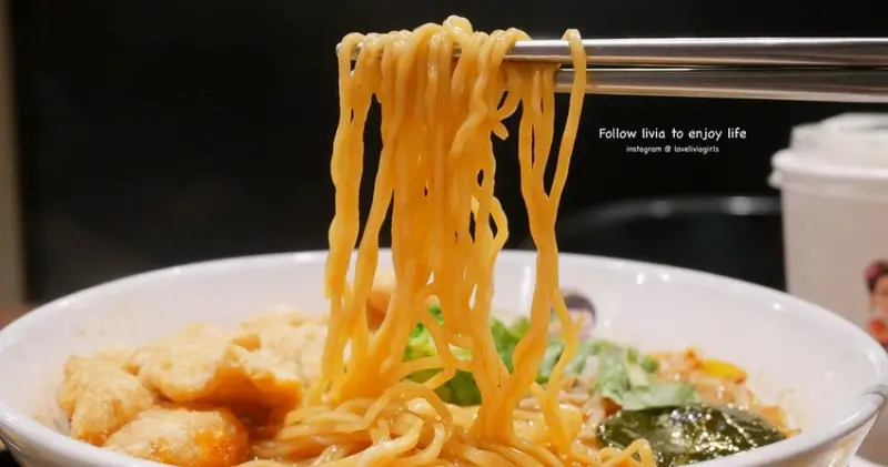 【微風南山美食街推薦】台北信義 微風南山 這味泰泰 mrs. thai 經典東央湯頭口味獨特│在台灣也能吃到 CNN 七大泰式美食 ❤跟著Livia享受人生❤