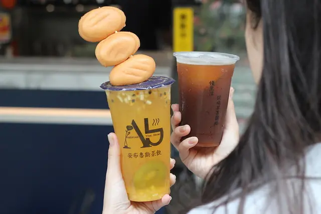 台中美食｜安布魯斯茶飲Ambrose Tea Shop-台中玫瑰特色飲品，搭配雞蛋糕的最佳下午茶首選