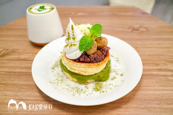 【宜蘭美食】JuJu Land Cafe篤行二村日式厚燒鬆餅｜必點家傳獅子頭鬆餅和抹茶紅豆下午茶甜點咖啡              