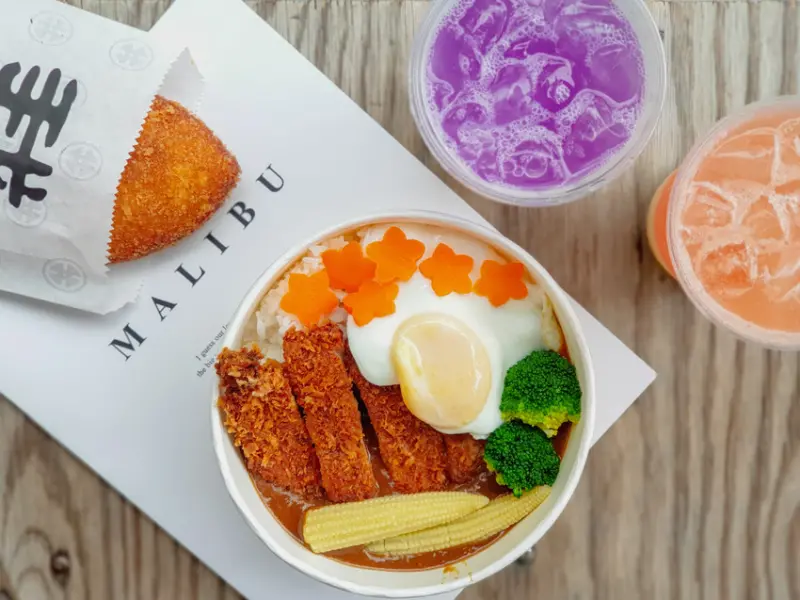 台北美食||我和一心咖哩麵包-香酥又嫩的咖哩豬排飯，正餐與點心都包辦了 ||松山區、民生社區