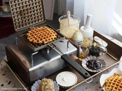 台中自烤鬆餅就在韓系咖啡館Chill Chill cafe&food！DIY自烤鬆餅超好玩，每日限量10份！