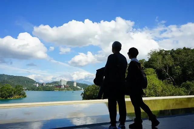 日月潭住宿推薦~喜莯民宿SEE MOON B&B  2018年四月才全新開幕清新質感精品民宿 就在熱鬧的伊達邵碼頭旁 咖啡廳等級的早餐很讓人期待唷!!