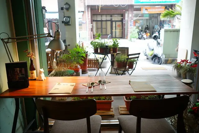 台中蔬食推薦~菜市場 vegan project 美味與健康兼具不一樣的蔬食料理 原味就是好滋味 與台灣各地有機小農作配合食材正逐步走向全有機的方式