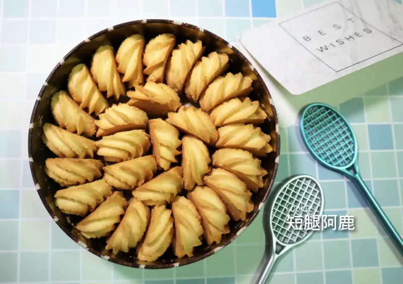 ∥生活美食∥香濃可口的曲奇餅，不用再代購囉，快來台中短腿阿鹿邊拍邊吃！