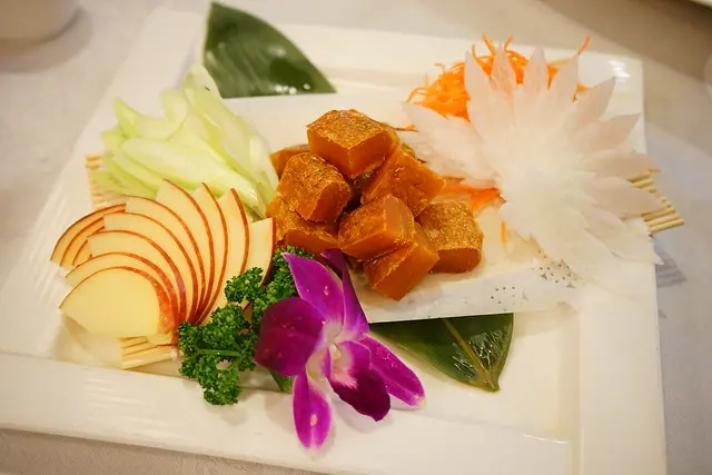 台中沙鹿美食推薦~30年金字招牌梅子餐廳的彭湃海鮮料理 自家自製的野生烏魚子角切讓人驚艷無比 明年過年的年菜烏魚子就是這家了