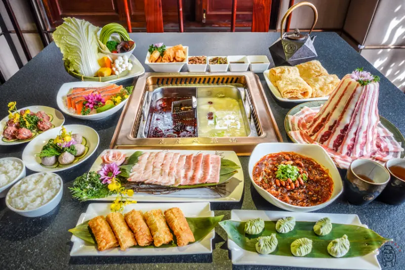 台中火鍋 瓦庫麻辣鍋，又麻又辣的道地麻辣鍋，搭配新鮮食材及噱頭十足打卡點，味蕾跟視覺一次滿足！ - 丁Dingの吃貨日常