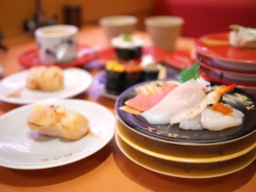 【台北美食】SUSHIRO スシロー壽司郎 新北中和環球店B2，壽司郎也有生魚片囉，螃蟹季新品壽司上架中，趕快來嚐鮮，內含超詳細菜單。