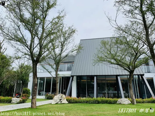 【嘉義。大林】神秘黑色小屋在大林？大埔美水龍院咖啡。早午餐。輕食。網美打卡熱門餐廳