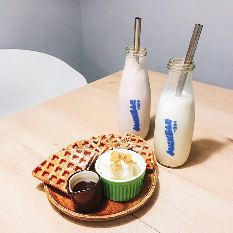 【不限時咖啡廳⎪南京復興】Milk Bar by BKA：不只賣牛奶，好殺相機容量的質感複合式藝文空間