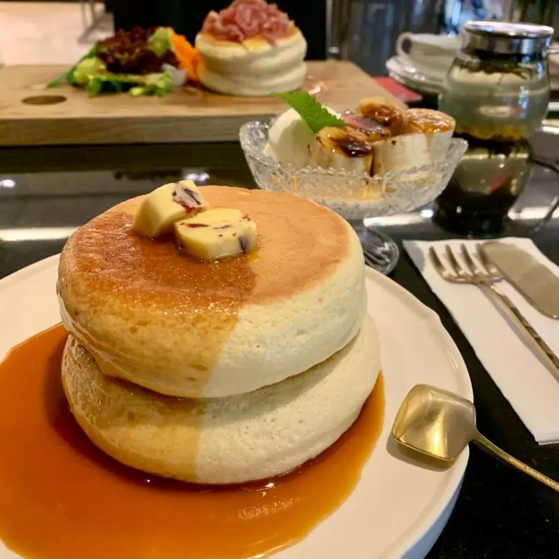 椿Tsubaki Salon｜台北晶華酒店內的北海道舒芙蕾厚鬆餅，鹹口味鬆餅意外好吃，大推!