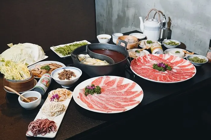 【台北大同區】本鼎堂台式漢方麻辣鍋 無法抵抗老宅的藥草麻辣香。大稻埕迪化街美食