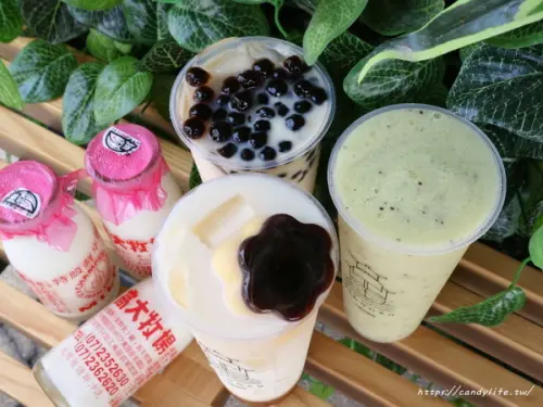 台中美食│大諾亞飲品BigNoah-台中嶺東店〃台南人氣飲品店現身嶺東，一整罐高大鮮乳入料超霸氣！精密園區飲料外送～        
      