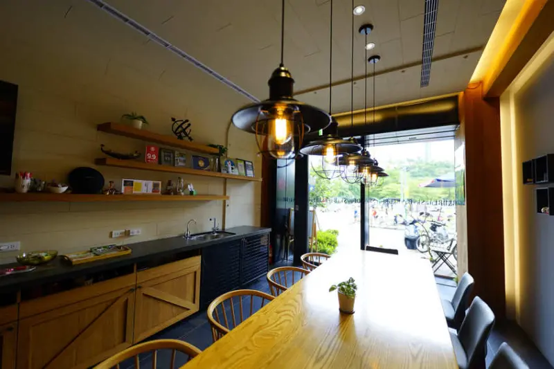 日月潭民宿推薦Ｉ藍天水灣旅宿：設計感十足以古郵輪為主題民宿