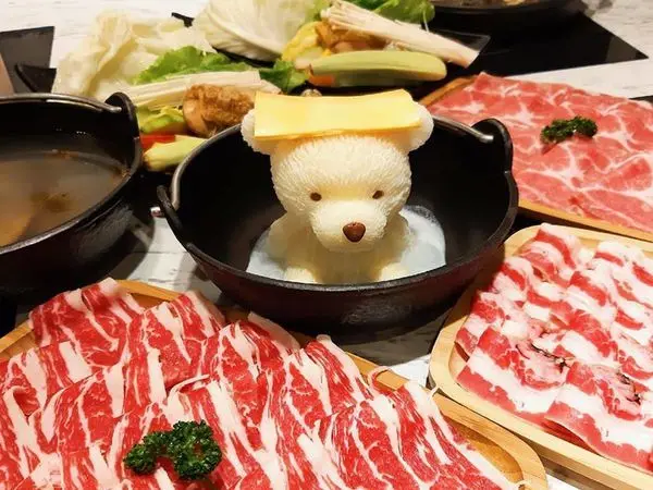 【新竹】吃了秤子【鐵了心自慢鍋物】極品鍋物的新選擇，環境高雅整潔，起司牛奶熊熊鍋香氣濃郁逼人，肉品新鮮份量足。