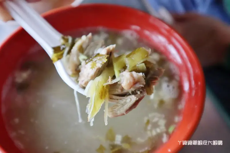 骨仔肉湯只要三十元！新竹好吃的紅糟肉圓，推薦南寮手工肉圓- ㄚ綾綾單眼皮大眼睛