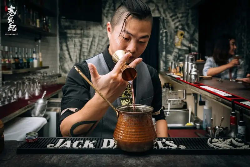 【中肯‧食記】JB Bistro餐酒館．台南 中西區｜府城小酌浪漫餐酒吧．酒食匯聚．一杯專屬心情的特調！