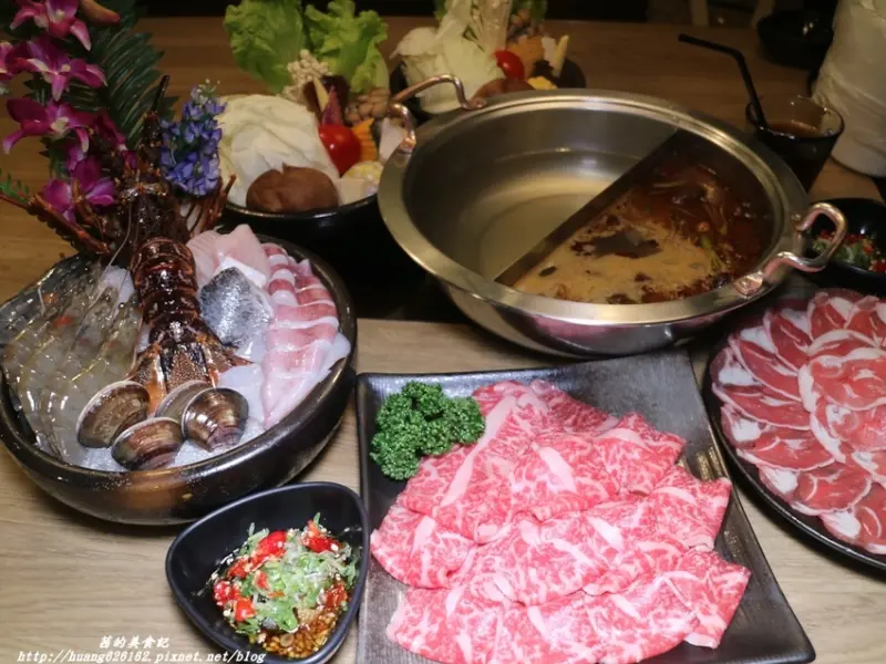 【台北美食】新開幕 消費滿額抽扭蛋『鼎鮮老饕鍋 蘆洲旗艦店』蘆洲火鍋推薦/蘆洲餐廳/蘆洲涮涮鍋/海王餐/捷運徐匯中學