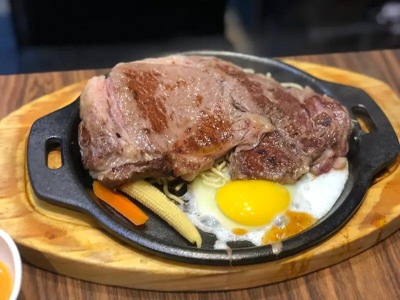 【美食】新竹竹北─百合牛排。壽星當月半價，同行友人九折!