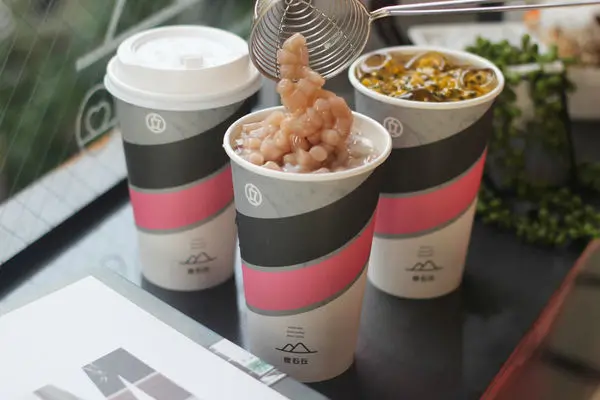 台中美食｜良石丘-最新打卡飲料店，特色飲品一喝上癮