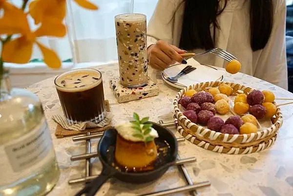 叁食 - 必吃雙色地瓜球，網紅網美打卡咖啡廳，台北信義美食、甜點推薦