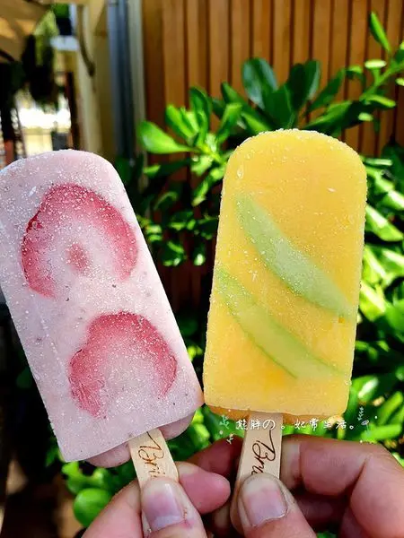 【台中】熱熱的天氣跟著熊胖怒吃一波冰棒-邊吃冰棒邊逛審計新村