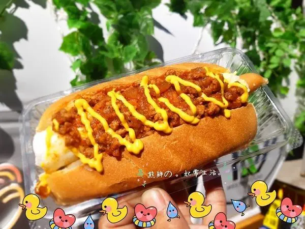 【台中】吸晴的Westhotdog西部牛仔風格的店攤★特殊的蛋腸讓人在口感上的脆口度及Q彈度一次的享受