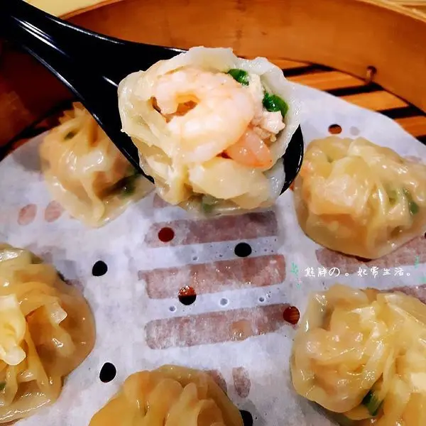 【台中】古猗園灌湯包★牛肉灌湯包皮薄湯汁鮮美，鮮蝦肉鮮蝦脆甜，現點現蒸美味上桌