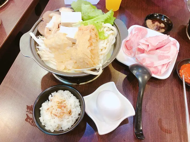 【美食】苗栗頭份。讚不絕口風味小火鍋(尚順店)。個人小火鍋、迷你鍋。白飯、飲料、冰淇淋無限供應