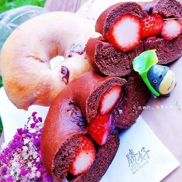 【台中】審計新村，下午時刻總會有暮暮市集，挖寶、吃下午茶的好去處，勝好 GOOD CHOICES，手作貝果，天然好美味。