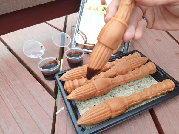 【嘉義】隱藏版美食，店家以販售文房四寶而創出毛筆造型雞蛋糕，平常想吃要先上粉絲團預定的美食。