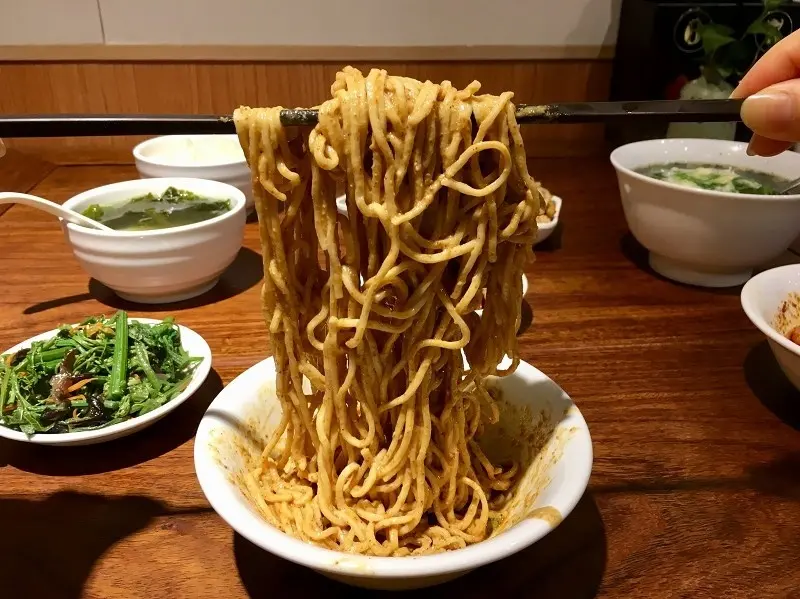 【台北｜東門站】老鄧担担麵＿傳承四代的七十年川味老麵店＿担担麵和排骨飯都討喜