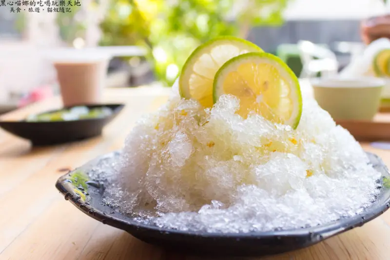 高雄前鎮︱捌月甜品專門　幽幽桂花香，晶瑩冰山上的點點金黃，縈繞鼻息間的優雅沁涼！