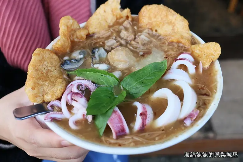 赤峰街浮誇系麵線『面線町』海王子愛三寶麵線，大腸頭、鮮蚵、小卷、雞肉花枝丸、魚酥通通有！菜單價位，IG熱門打卡點(捷運雙連站/中山站)