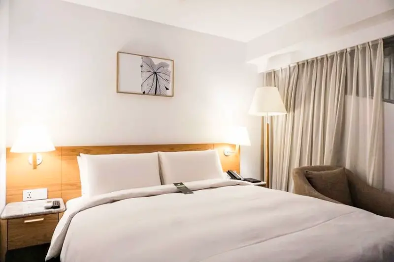 【台中 卡爾登飯店。大理石網美桌早餐／台中最佳住宿區域】西區