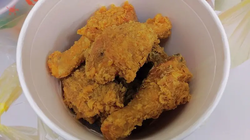 【美食】台中南區。胖老爹美式炸雞(學府店) & Hot 199美式炸雞 @中興大學周邊美味炸雞。外帶全家餐雞桶。