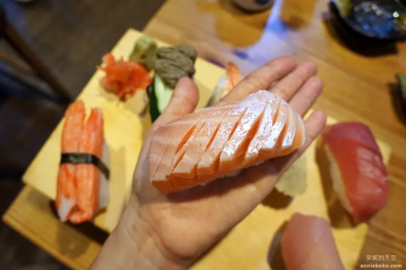 板橋美食　坐一下吧溫暖小酒館　超強巨人國握壽司　沒排個一小時是吃不到的喔 - 安妮的天空