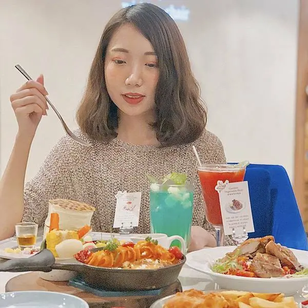 聖誕節該揪閨蜜來拍照囉！熱門打卡豹紋鬆餅，好吃必拍之一 | 【台北中山區-中山站】Engolili 英格莉莉輕食館