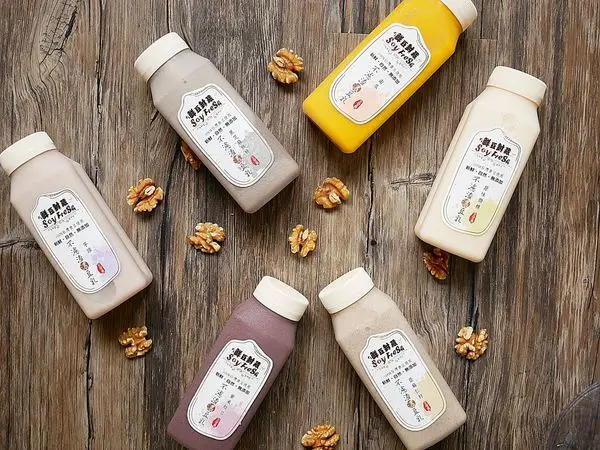 鮮豆封藏 - 全營養不濾渣濃豆乳  保留豆渣營養不流失  但口感不沙沙  多種風味可以挑選  喝豆漿也能很時尚