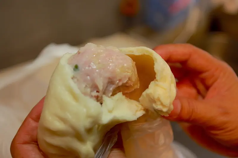 吃。高雄|左營區|左營大路美食。眾多媒體報導，浪子回頭の包子「原味手工饅頭」。